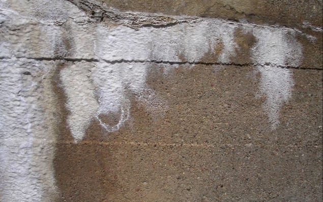 Signs-of-Waterproofing-Failure-Efflorescence-1