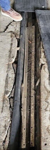 expansion-joint-failure-analysis_Photo-1_Failed-plate-2-1-1