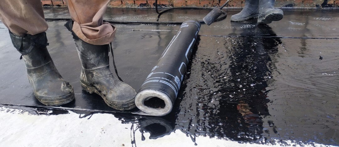 Hot-vs-cold-fluid-applied-waterproofing_Surface-bitumen-primer