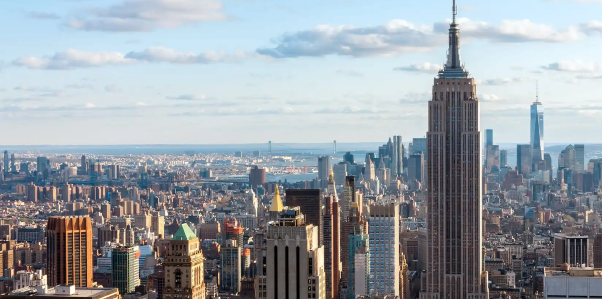 empire-state-building-blue-skies (1) (1) 1